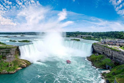 From Toronto: Niagara Falls Day Trip with Cruise Option