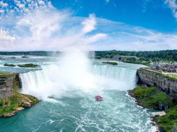 Von Toronto aus: Niagarafälle Tagesausflug mit Kreuzfahrtoption