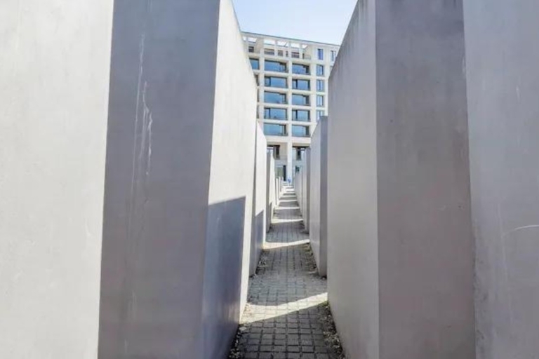 Berlín: visita guiada a pie por Hitler's Berlin The Rise & Fall
