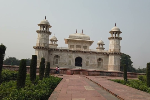 Taj Mahal Agra Tour von Goa aus