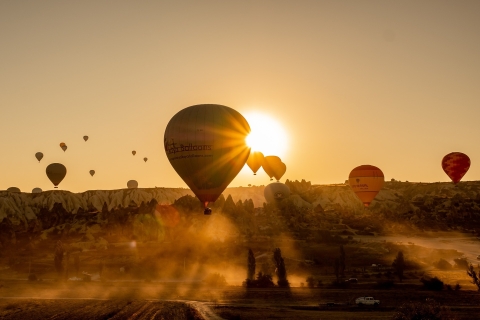 Au départ d'Alanya : Circuit de 2 jours en Cappadoce, hôtel troglodyte et montgolfièreHôtel 3 étoiles + montgolfière