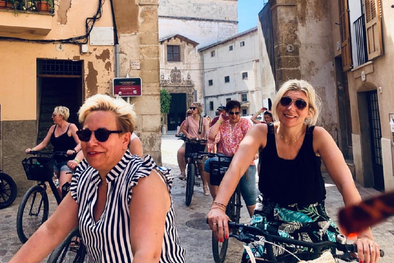 Discovering Palma on a bicycle tour