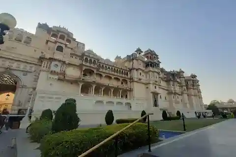 Udaipur Highlights: Private City Sightseeing guided tour
