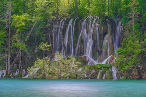 Zadar : Visite guidée des lacs de Plitvice avec billets