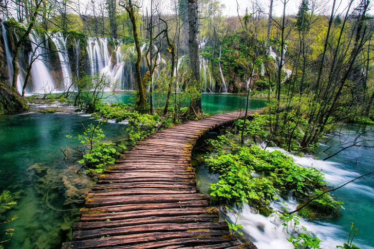 Zadar : Visite guidée des lacs de Plitvice avec billets