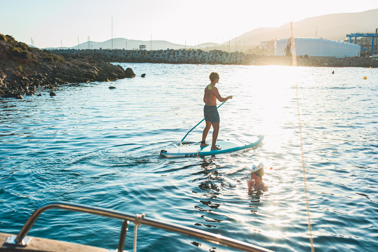 Palma: Private Classic Mallorcan Boat Tou Palma Bay: Cruise to Sea Caves or Calas with tapas & drinks