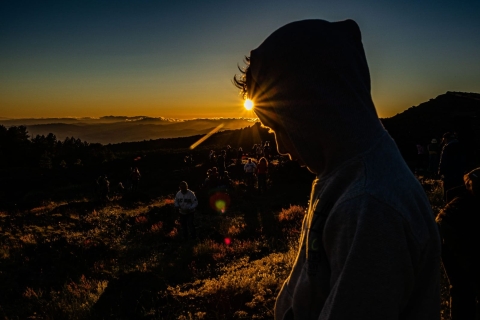 Etna: lichte sunset-trekking in nieuwe en oude lavastromenWandeltocht Etna in het Italiaans