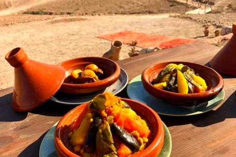 Von Marrakech aus: Agafay Wüsten-Sonnenuntergang-Dinner mit Live-Show