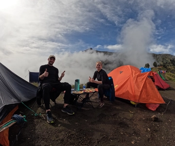 Monte Rinjani: 2 dias e 1 noite de caminhada até o cume