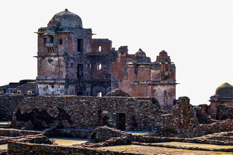 Entdecke das Chittorgarh Fort mit Udaipur Drop von Pushkar