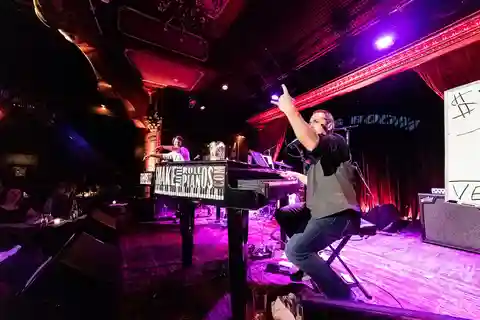 New York City: Dueling Pianos Show