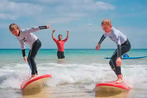 Fuerteventura: Lezione di surf per bambini e famiglie