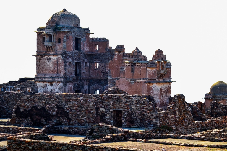 Bezoek het chittorgarh-fort met de Pushkar-drop vanuit Udaipur.