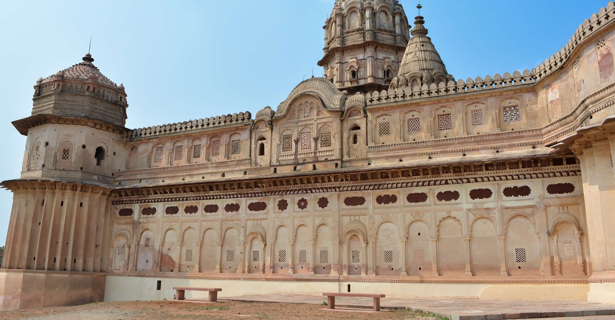 来自Khajuraho, Orccha堡堡 指导日旅行 - Hizvo