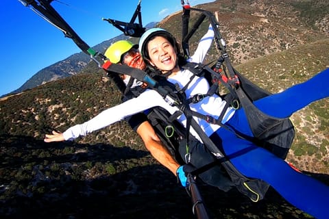 San Bernardino: Tandem Paragliding Flight