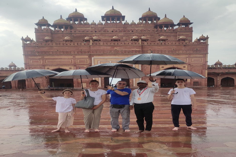 From Agra: Fatehpur Sikri and Market Private Half-Day Tour