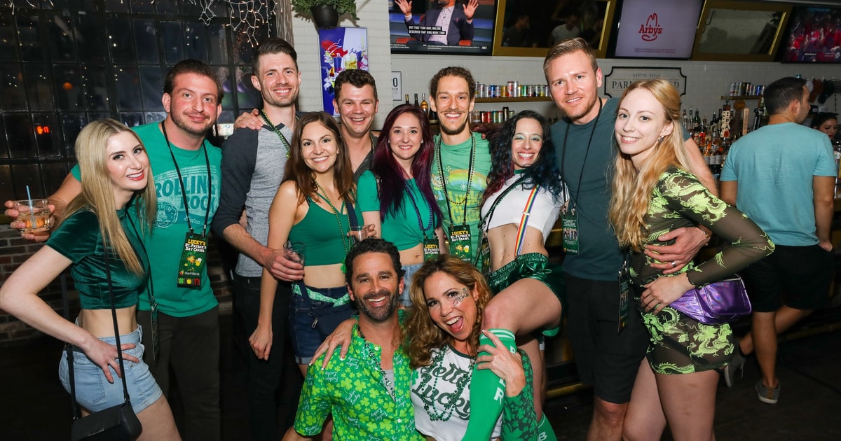 Fremont StreetOld Vegas Bar Crawl GetYourGuide