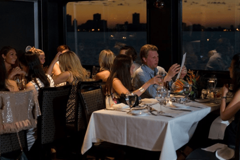 Chicago: gastronomische brunch/lunch/dinercruise Lake Michigan3-gangen brunchbuffetcruise