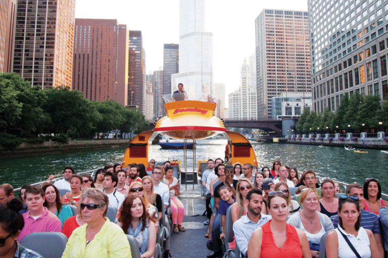 Chicago: 75-Minute Architecture Cruise by Speedboat