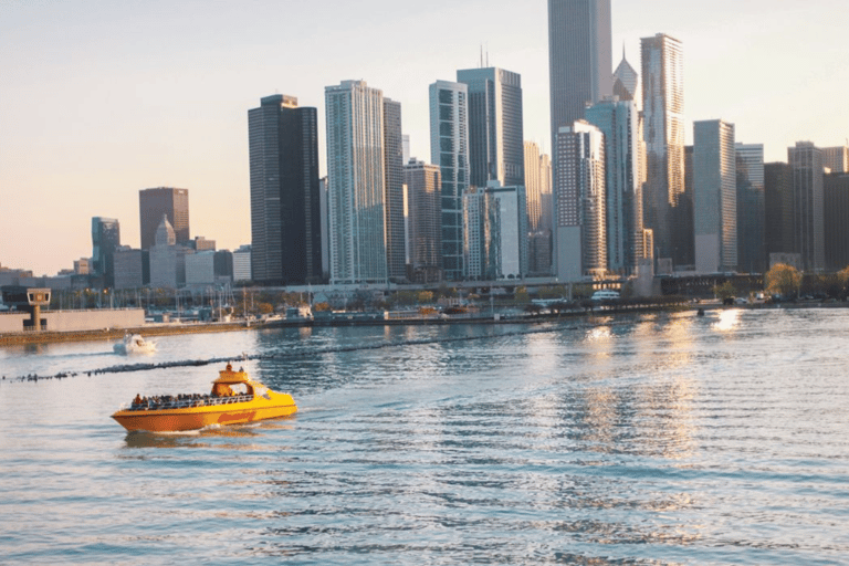 Chicago: 75-Minute Architecture Cruise by Speedboat