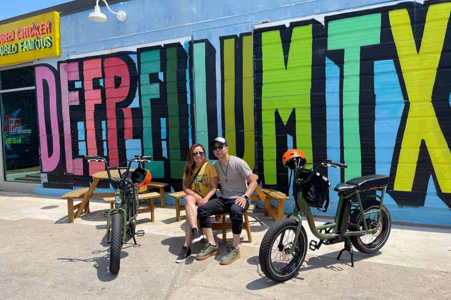 Dallas Wandbild E-Bike Tour. Foto: GetYourGuide