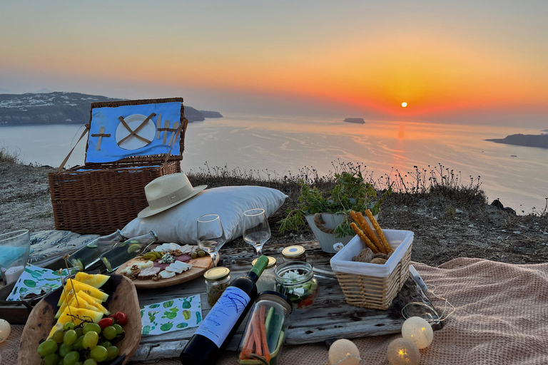 PicNic al tramonto poco affollato di Santorini
