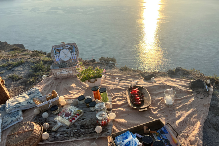 PicNic al tramonto poco affollato di Santorini