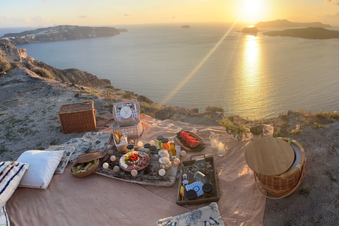 PicNic al tramonto poco affollato di Santorini