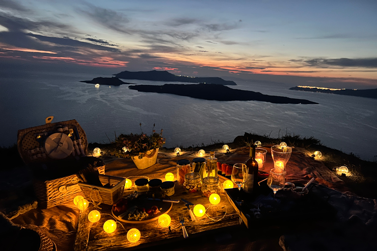 PicNic al tramonto poco affollato di Santorini