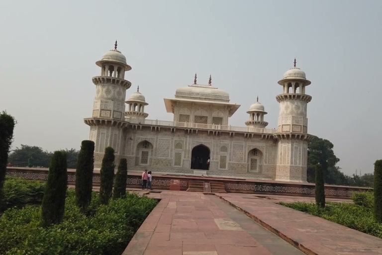 From Delhi: Taj Mahal Tour for Corporates