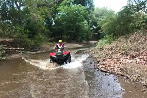 Nacascolo: Private ATV Tour to Panama Beach