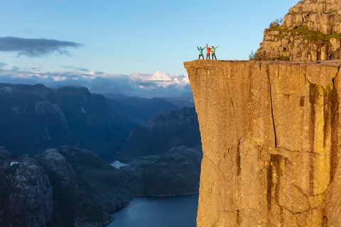 Stavanger: Preikestolen Sonnenaufgangswanderung mit Frühstücksbuffet