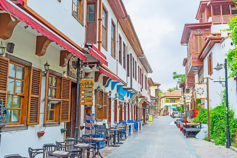 Explore o centro histórico com o sabor local