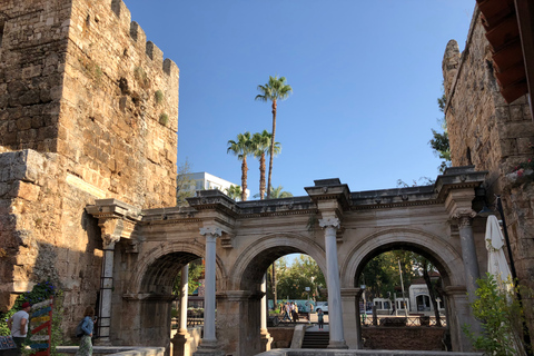 Explore o centro histórico com o sabor local