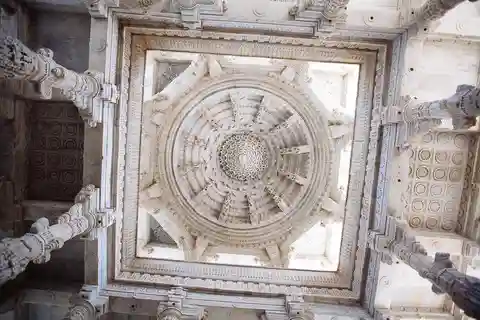 Tour di un giorno del Forte di Kumbhalgarh e del Tempio di Ranakpur da Jodhpur