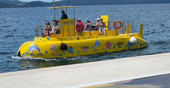 Zadar: Unterwasser-Tour mit dem gelben Halb-U-Boot