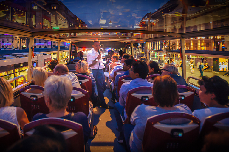 Berlín: Tour turístico nocturno en autobús con comentarios en directo