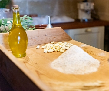 Matera: Pasta Cooking Class Old Farmer Style in Sassi Cellar