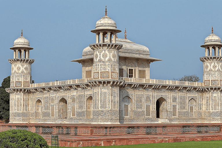 Depuis Agra : Itmad-ud-Daula et le tombeau d'Akbar avec visite à pied