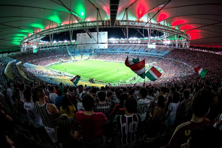 Billets pour le match de football au stade Maracanã avec un supporter localVisite du stade Maracanã (match de football) 1 boisson incluse