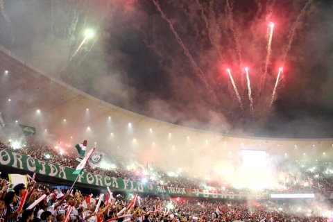 Maracanã-Stadion Fußballspiel Tickets mit lokalem FanMaracanã Stadion Fußballspiel Tour 1 Getränk inklusive
