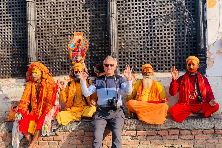 Nepal: Klassisk rundresa Klassisk rundtur 8 dagar (Katmandu, Chitwan och Pokhara)Klassisk Nepal-turné (delad tur med busstur)