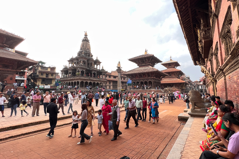 Nepal: Klassisk rundresa Klassisk rundtur 8 dagar (Katmandu, Chitwan och Pokhara)Klassisk Nepal-turné (delad tur med busstur)