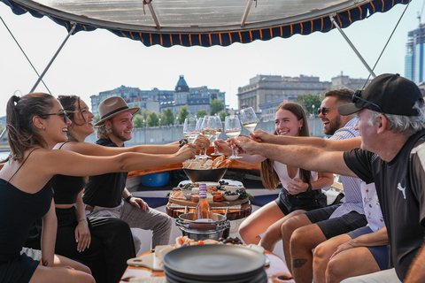 Montreal: Electric Boat Cruise with Onboard Bar Old Port: 45 Minute Electric Boat Tour