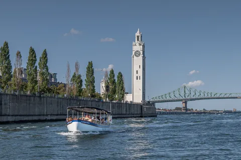 Montreal: Passeio de barco elétrico com bebidas a bordo