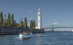 Montreal: Electric Boat Cruise with Onboard Bar