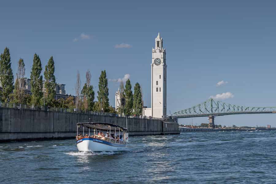 Montreal: Electric Boat Cruise mit Getränken an Bord. Foto: GetYourGuide