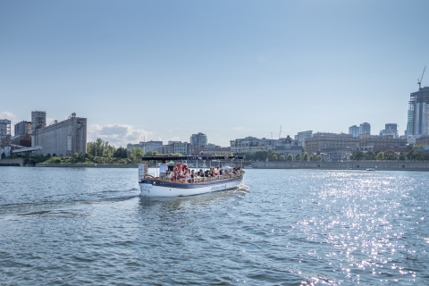 Montreal: Electric Boat Cruise with Onboard Bar Old Port: 45 Minute Electric Boat Tour
