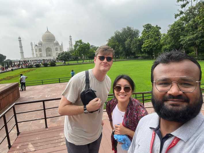 From Jaipur: Taj Mahal, Agra Fort, & Baby Taj Full-Day Tour