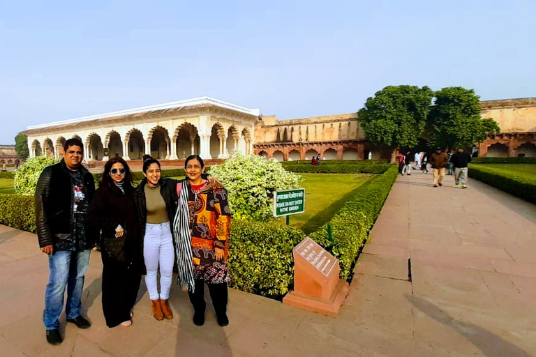 Desde Jaipur - Sáltate la cola: Excursión al Taj Mahal y AgraExcursión con Coche + Guía + Entrada